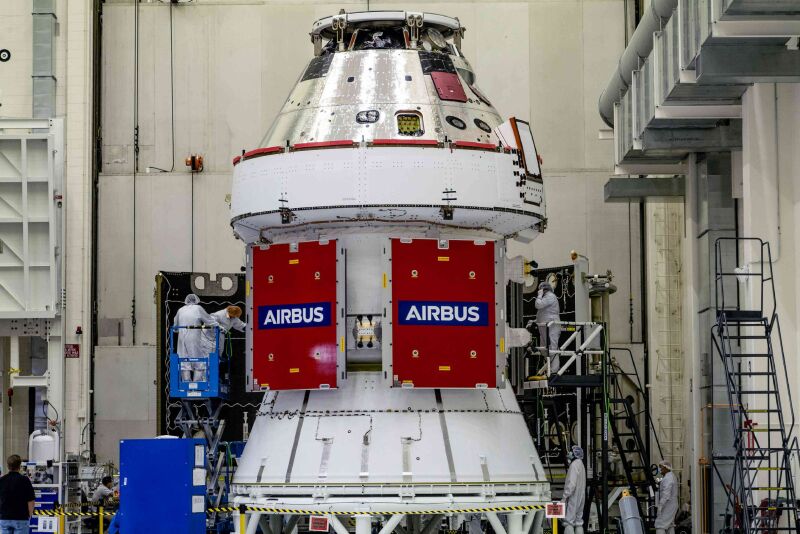 Taxi zum Mond: Das US-Raumschiff Orion soll wieder Menschen zum Mond bringen. Das Servicemodul unterhalb der Kapsel für die Crew wird in Bremen gebaut.