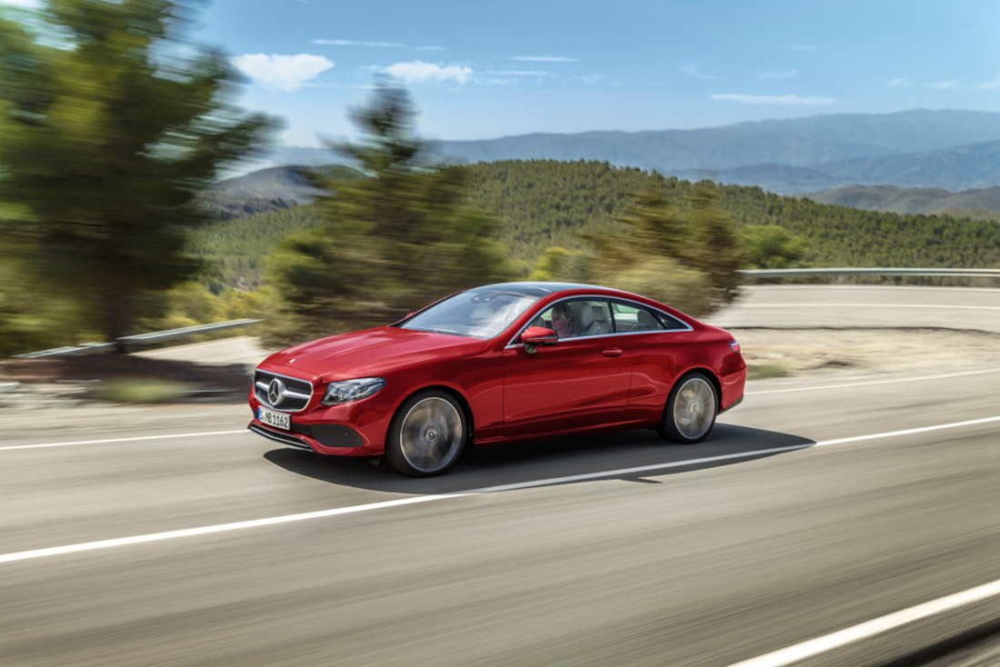 Sporty for the upper mid-range in the E-Class Coupé, here the 2017 version