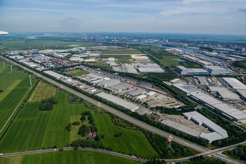 Gute Zukunftsaussichten: Logistikimmobilien wie hier im Güterverkehrszentrum Bremen, profitieren von aktuellen Trends
