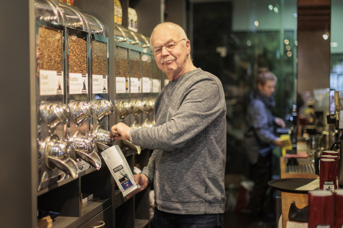 Kaffee-Experte Martin Büchler setzt in seiner Privatrösterei nicht nur auf Spezialitätenkaffee, sondern bringt mit "Büchlers beste Bohne" auch seine eigene Marke heraus.