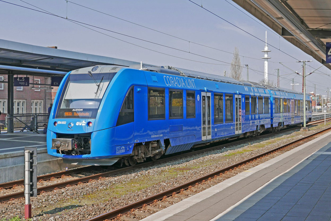 A local train with a fuel cell was tested on the Buxtehude - Bremerhaven - Cuxhaven line.
